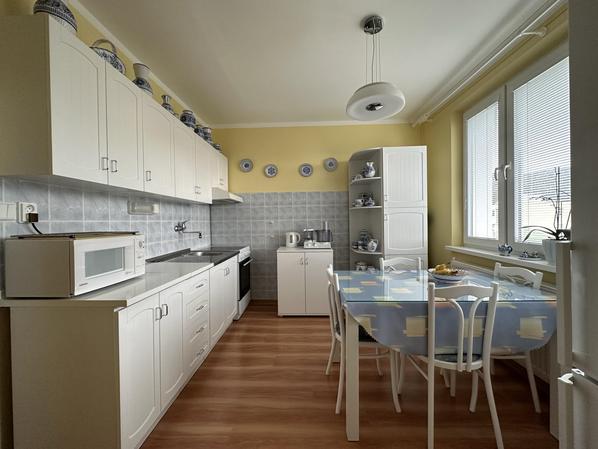PREDANÉ - SLNEČNÝ 2 IZBOVÝ BYT S BALKÓNOM, 55m2, SVIT