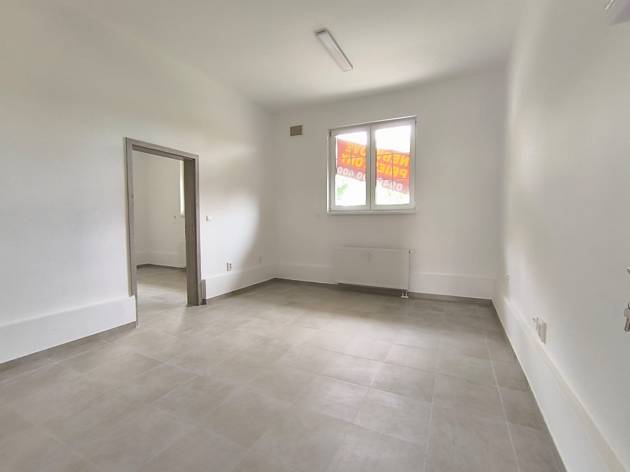 Priestor vhodný pre dve ambulancie na predaj v centre obce Iža, 120,88 m²