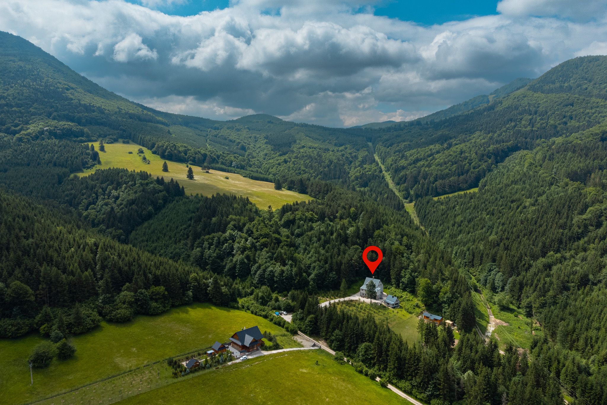 Exkluzívny areál v srdci prírody ideálny na podnikanie aj súkromné sídlo