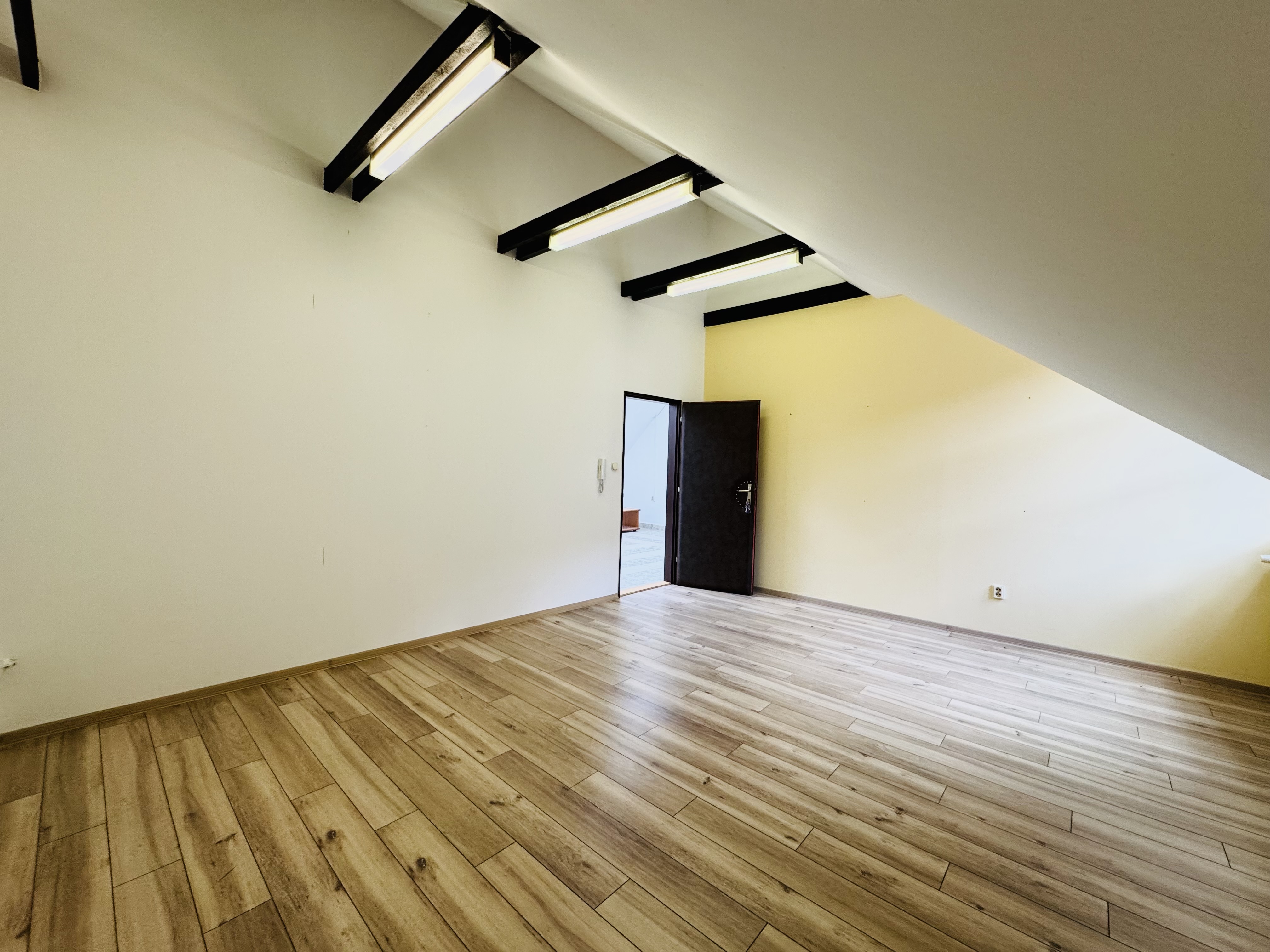 Prenájom kancelárie, Žilina, Staré mesto, Cena: 320€/mesiac